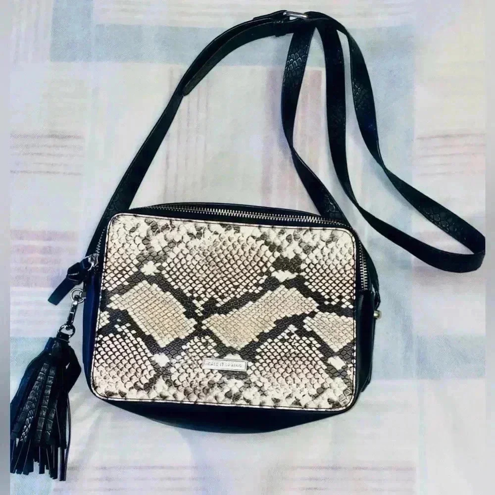 🌸 Call it Spring 🌸 crossbody bag 🌸